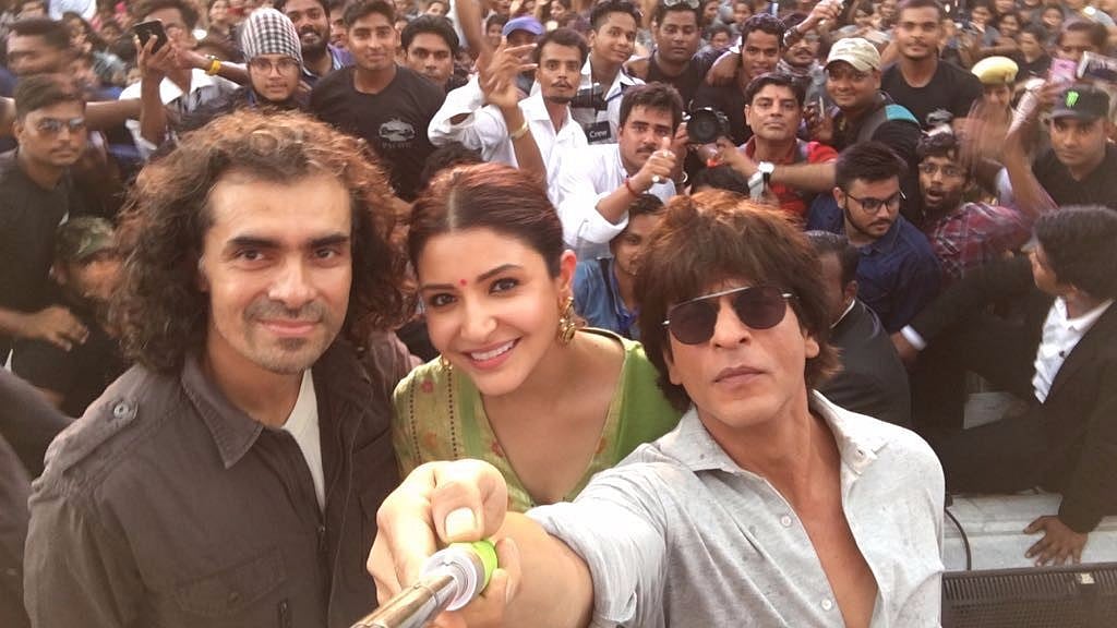 Shah Rukh takes over Varanasi with his dance moves.