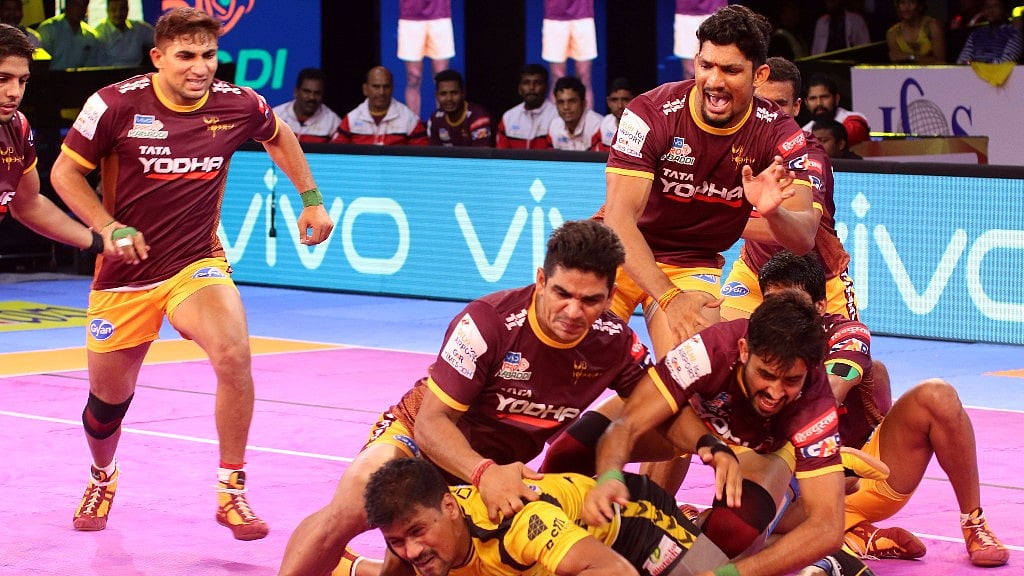 UP Yoddha and Telugu Titans in action.