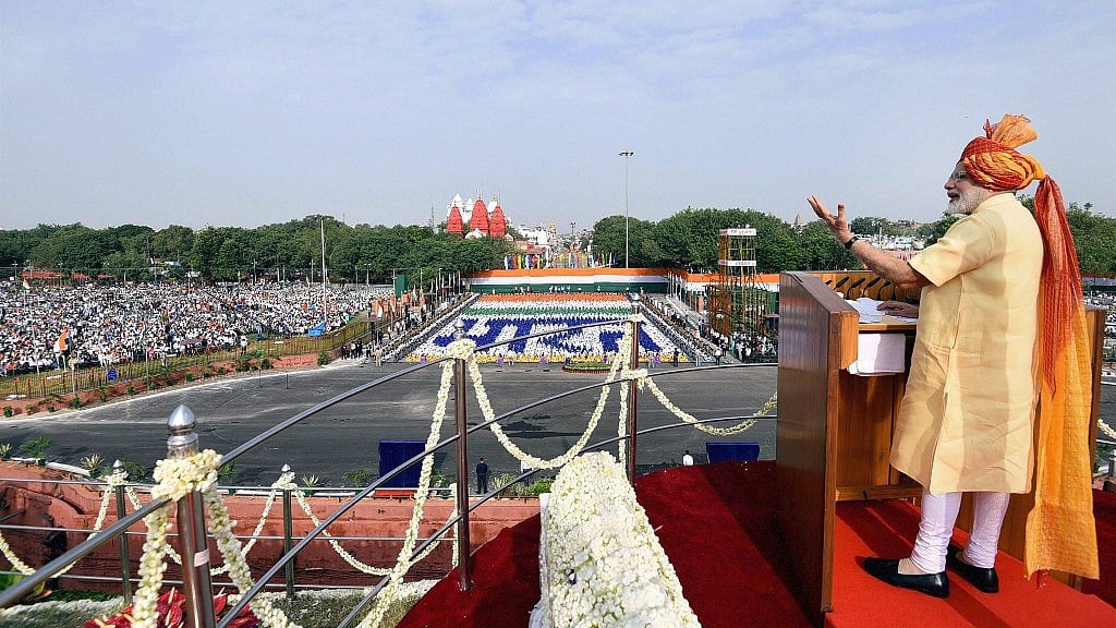 PM Modi addressing the crowd during Independence Day celebrations. 