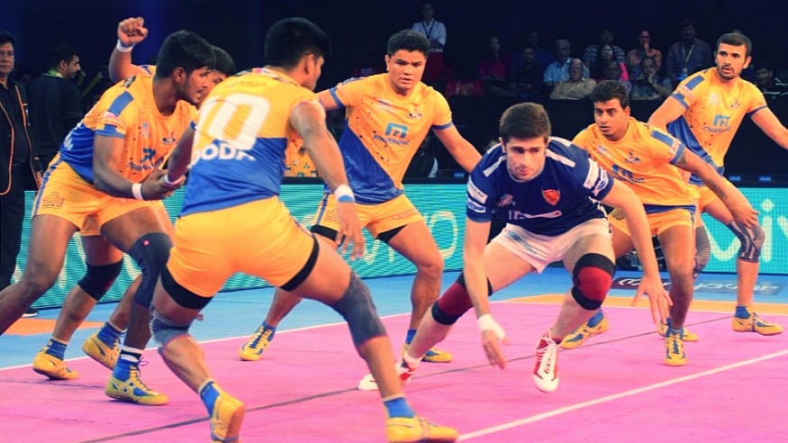 Dabang Delhi vs Tamil Thalaivas. (Photo Courtesy: <a href="https://www.prokabaddi.com/photos/match-33-gujarat-fortunegiants-vs-bengal-warriors">Pro Kabaddi League</a>)