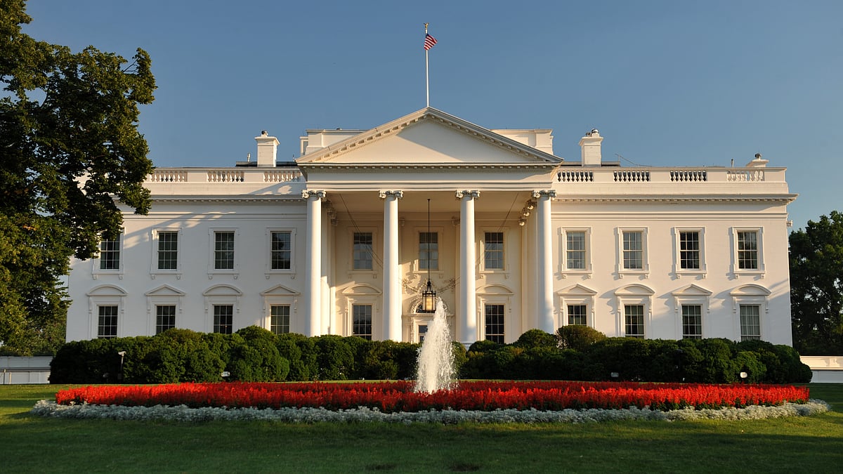 Secret Service and DC Police Department responding to an unattended package near the North Fence of the White House Complex.