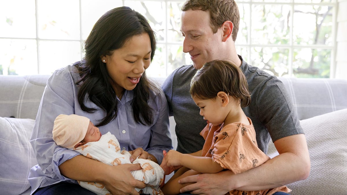 Priscilla Chan and Mark Zuckerberg with their daughters. 