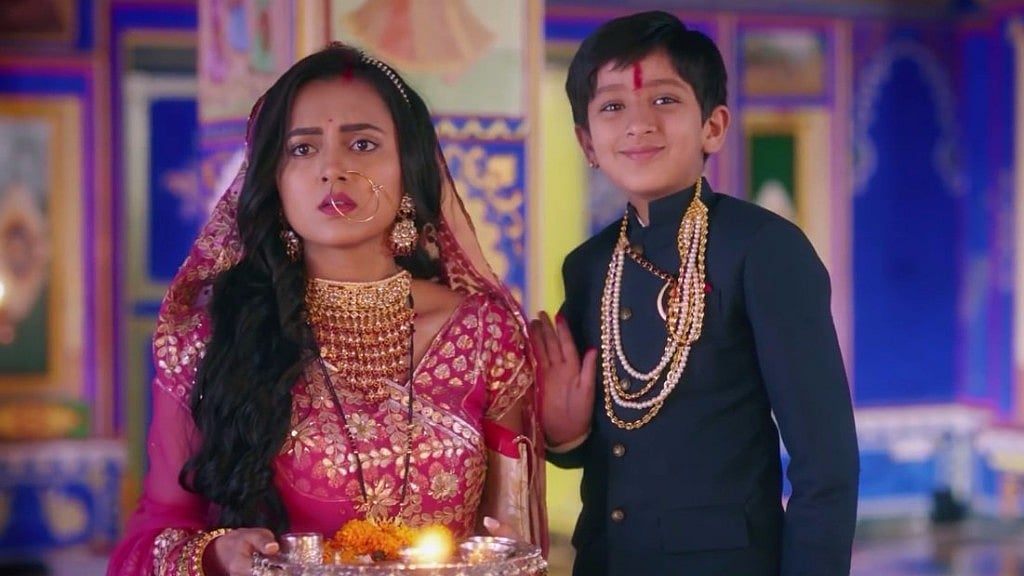 Tejaswi Prakash and Affan Khan in <i>Pehredaar Piya Ki.</i>