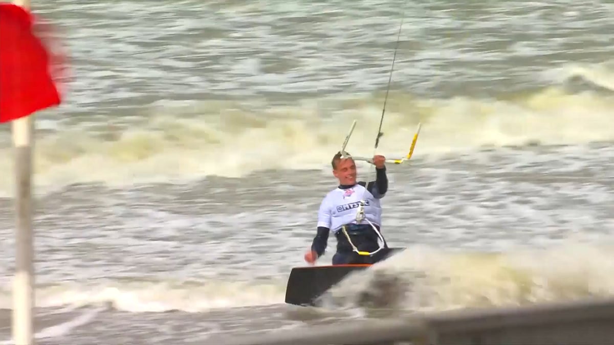Kitesurfing on Dutch coast