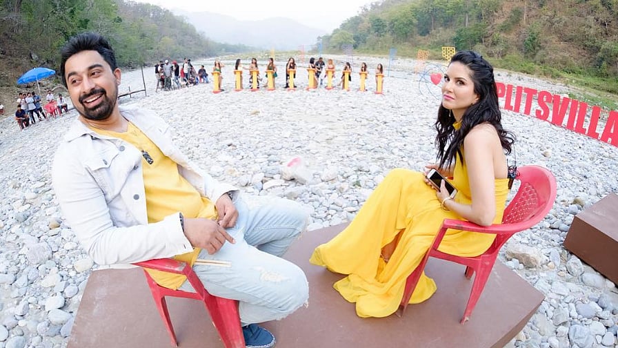 Rannvijay Singha and Sunny Leone on the sets of <i>MTV Splitsvilla. </i>