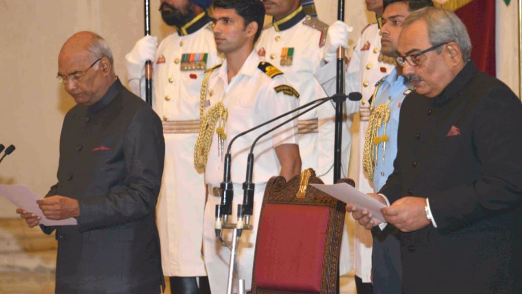 Rajiv Mehrishi being administered the oath of office by President Ram Nath Kovind at the Rashtrapati Bhavan.