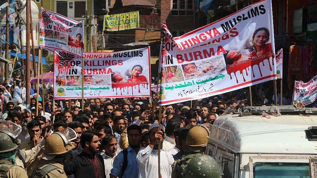At least six policemen were injured in clashes in Anantnag on Friday.