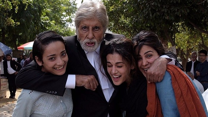 Amitabh Bachchan with the girls on the sets of<i> Pink</i>. 