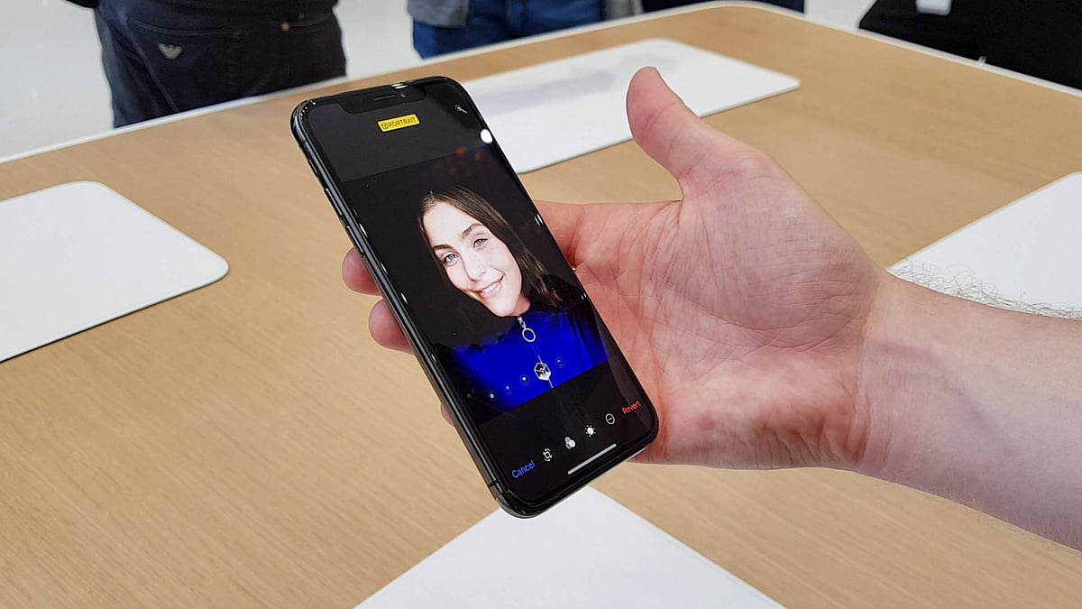 Apple iPhone X will be hitting shelves from 3 November in India.&nbsp;