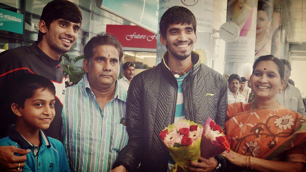 Kidambi Srikanth’s parents and brother welcome him home after a successful outing at the Swiss Open Grand Prix Gold in 2015.