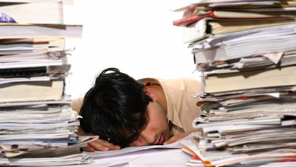 Night shifts come with a set of health hazards.&nbsp;