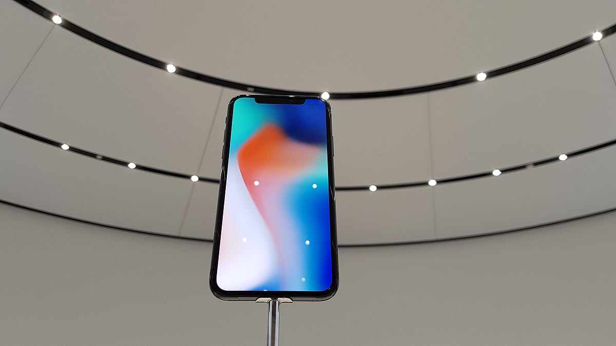 Apple set to unleash its bezel-less iPhone from 3 November.&nbsp;