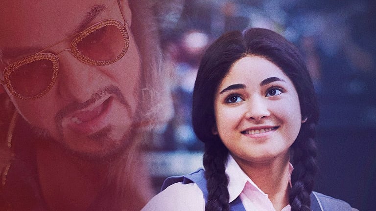 Zaira Wasim, the little girl from Kashmir who we were introduced to in Dangal, melts into her role as Insiya with delicate ease. (Photo Courtesy: Twitter/<a href="https://twitter.com/aamir_khan">@aamir_khan</a>)