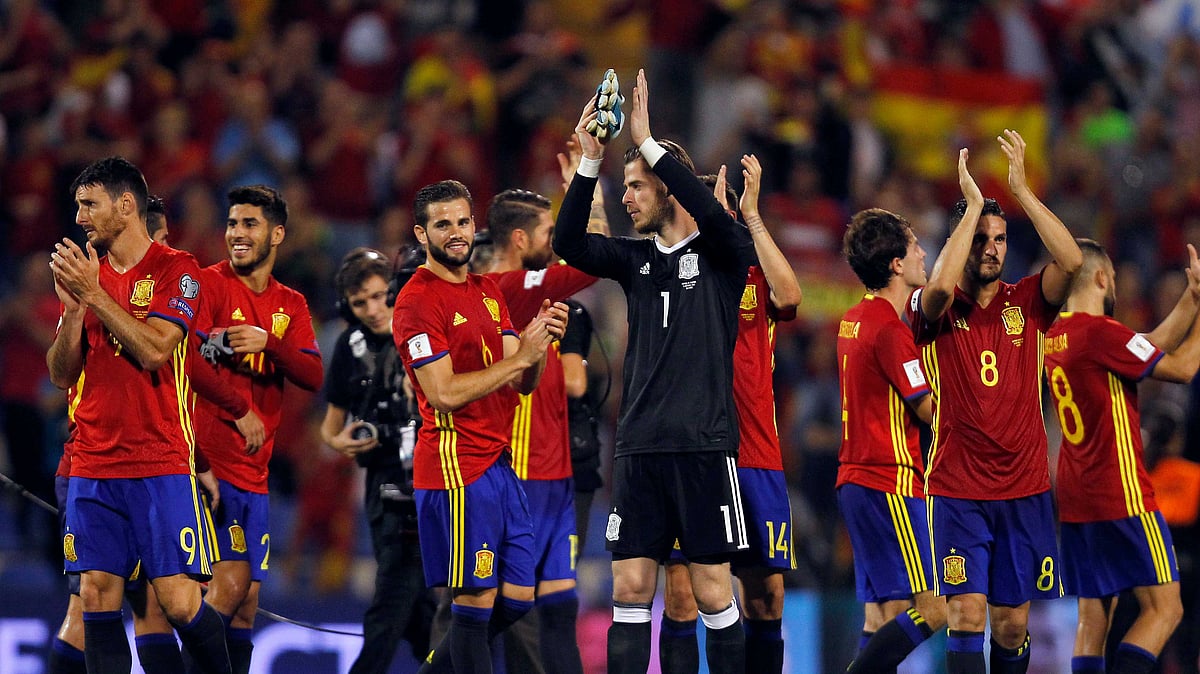 Spain players celebrate at the end of the World Cup Group G qualifying soccer match between Spain and Albania at the Rico Perez stadium in Alicante, Spain, Friday, Oct. 6, 2017.