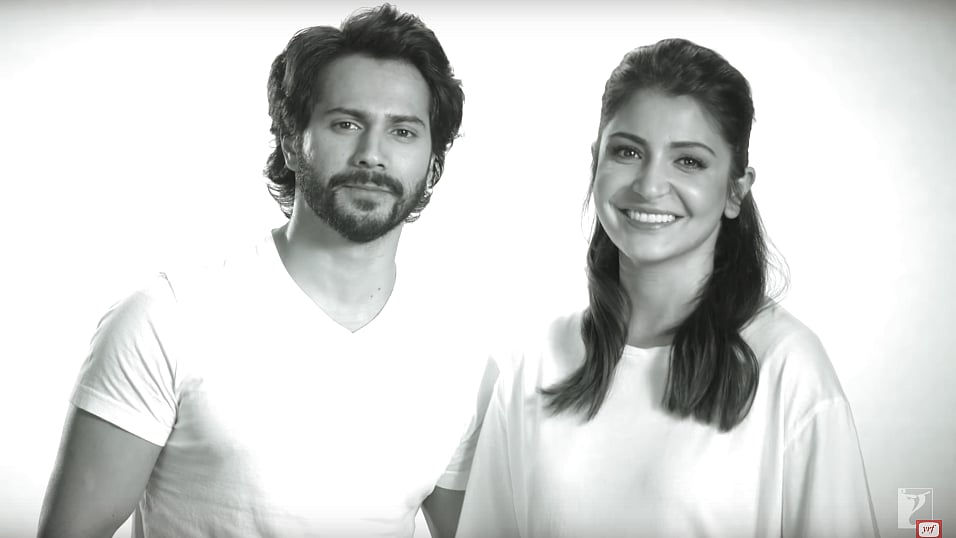 Varun Dhawan and Anushka Sharma share the idea of <i>Sui Dhaaga</i> with fans. 