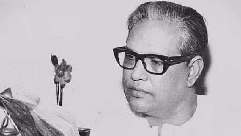 Majrooh Sultanpuri spun magic with his poetry. 
