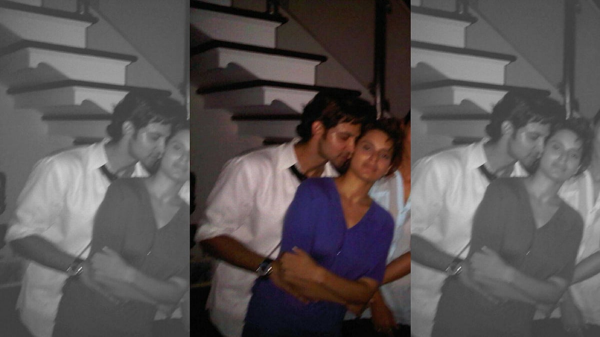 The photo of Hrithik Roshan and Kangana Ranaut, which Hrithik claims is photoshopped.
