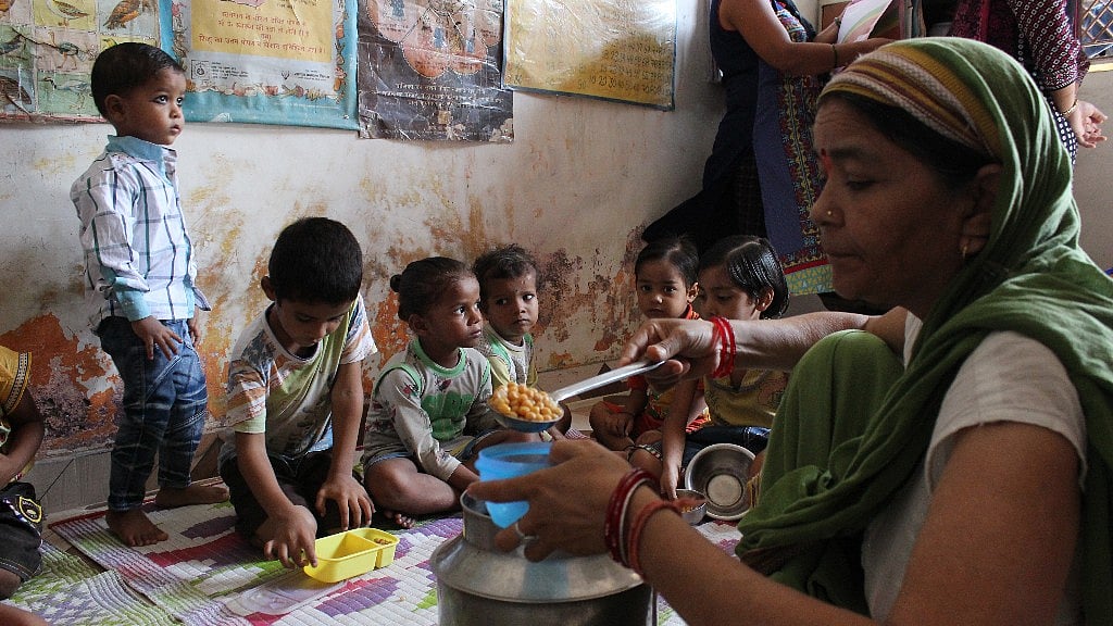 Children crowd around to receive food at an anganwadi. Image used for representational purposes. 