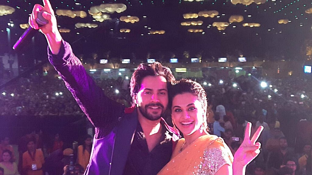 Varun Dhawan and Taapsee Pannu during the promotions for <i>Judwaa 2</i>.