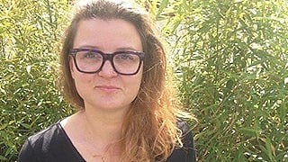Professor Patricia Sauthoff has been asked to apologise by Nalanda University for her comments against a cancelled yoga course she taught. 