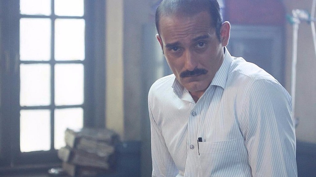 Akshaye Khanna’s sauve charm as a cop in <i>Ittefaq.</i>