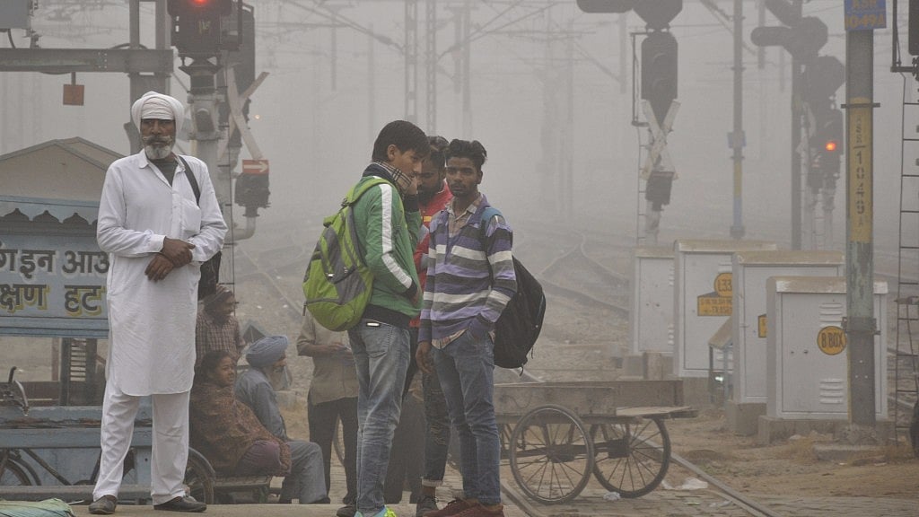 Foggy day in Amritsar on 7 November 2017. 