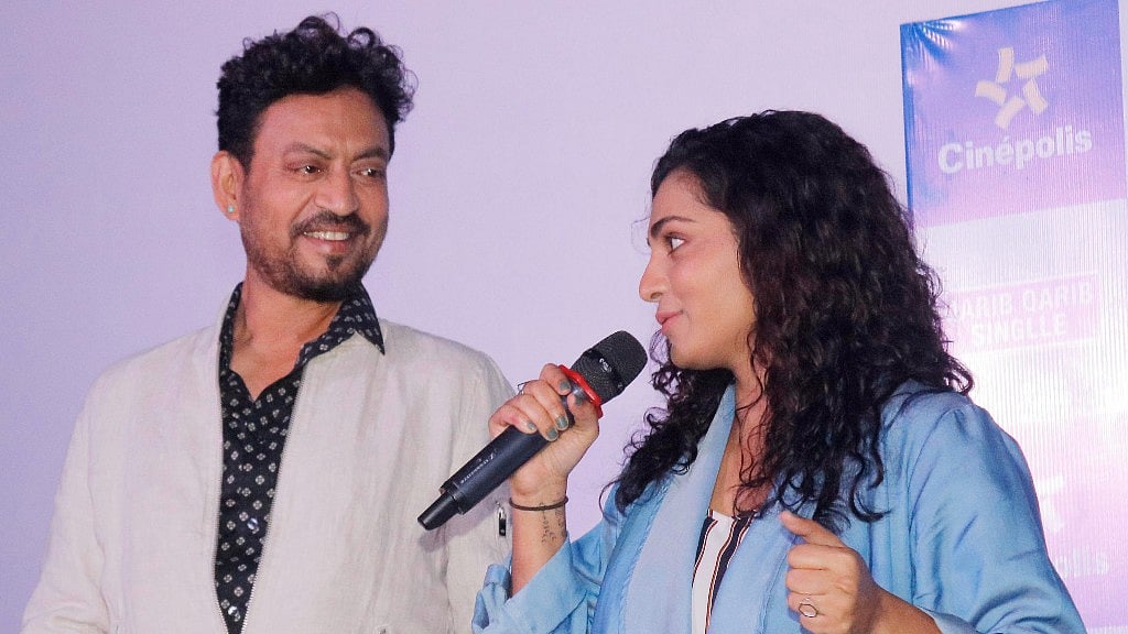 Irrfan and Parvathy promote <i>Qarib Qarib Singlle. </i>