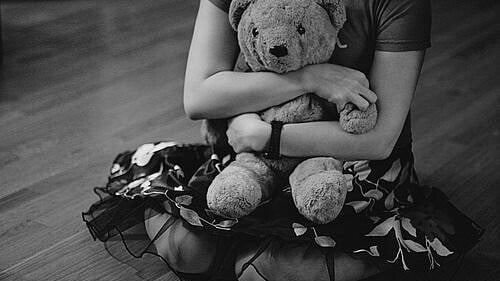 The girl kept complaining about the pain in her lower abdomen. Image used for representational purpose.