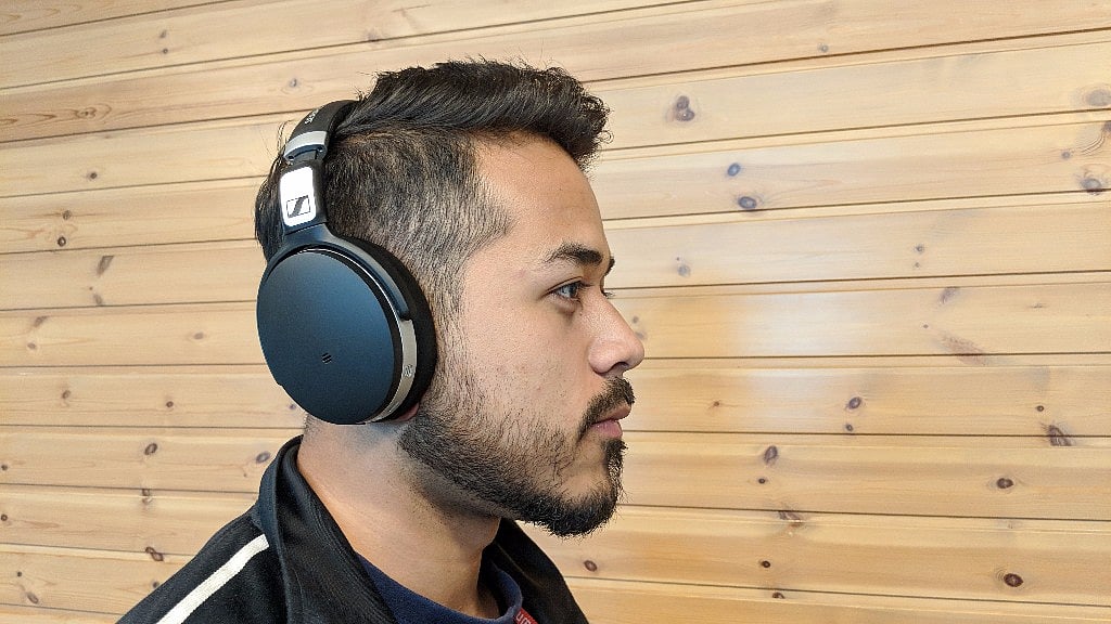 Sennheiser HD 4.5BT is wireless and offers noise cancellation. 
