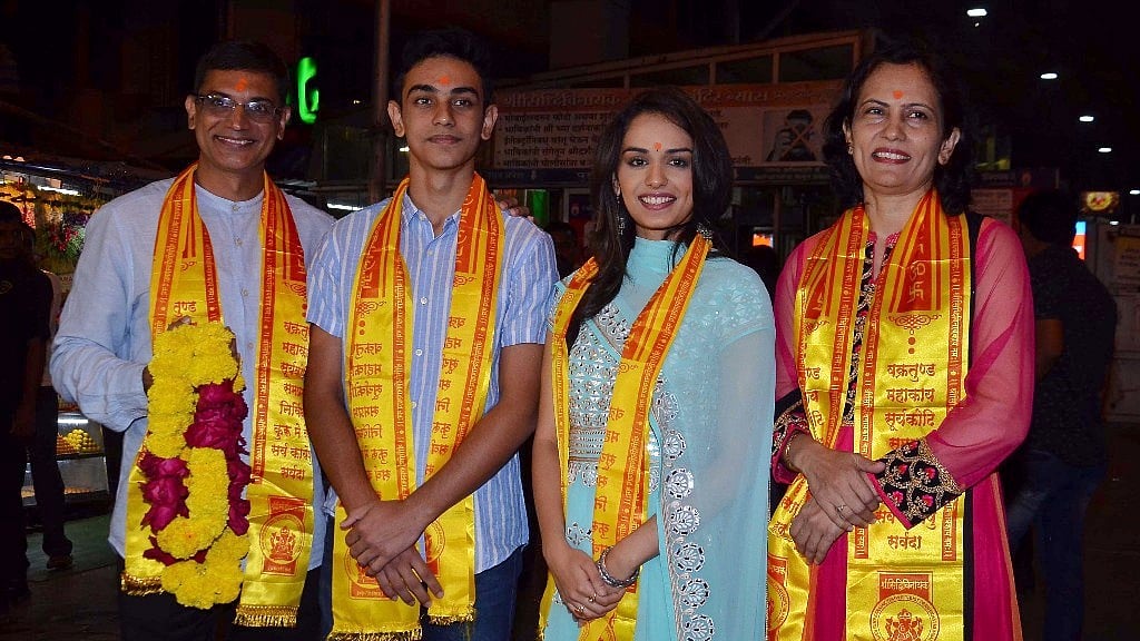 Manushi Chhillar with family at Siddhivinayak temple on Sunday night.