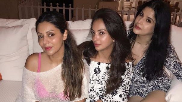 Gauri Khan with Seema Khan and Maheep Kapoor at Shah Rukh’s birthday party. 