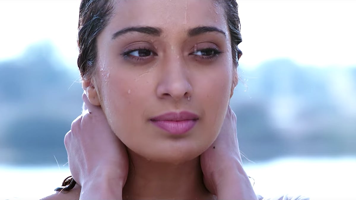 Julie 2 is the type of film where the heroine wakes up in the morning, stretches suggestively, looks directly into the camera and says, “I am the best.”