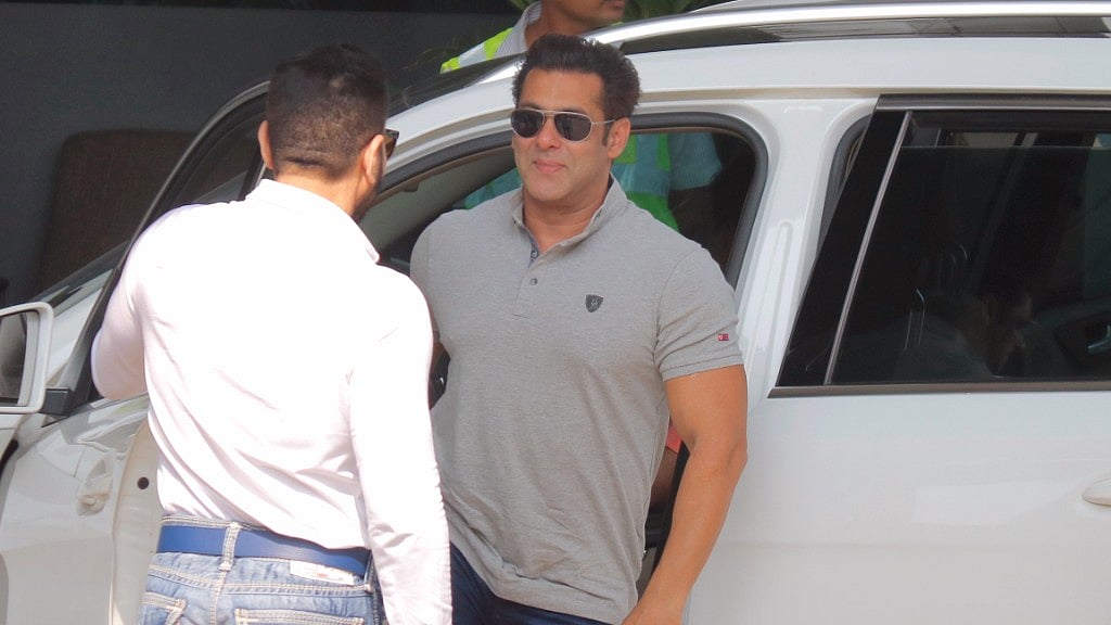 Salman Khan leaves for Goa.