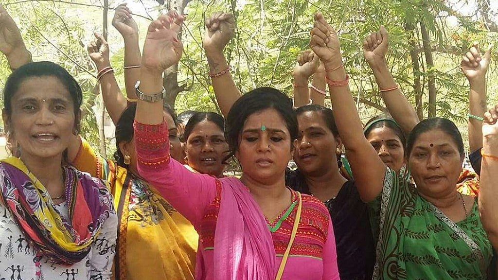 Chandrika Solanki (in pink) threw bangles at PM Modi’s cavalcade during his visit to Vadodara in October this year