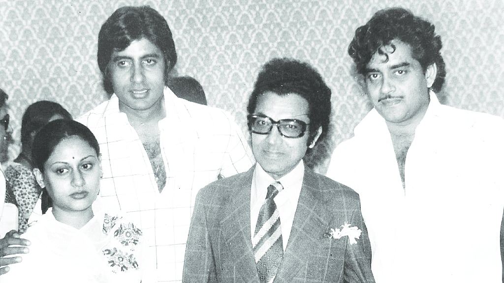 Roshan Taneja with Jaya and Amitabh Bachchan and Shatrughan Sinha. 