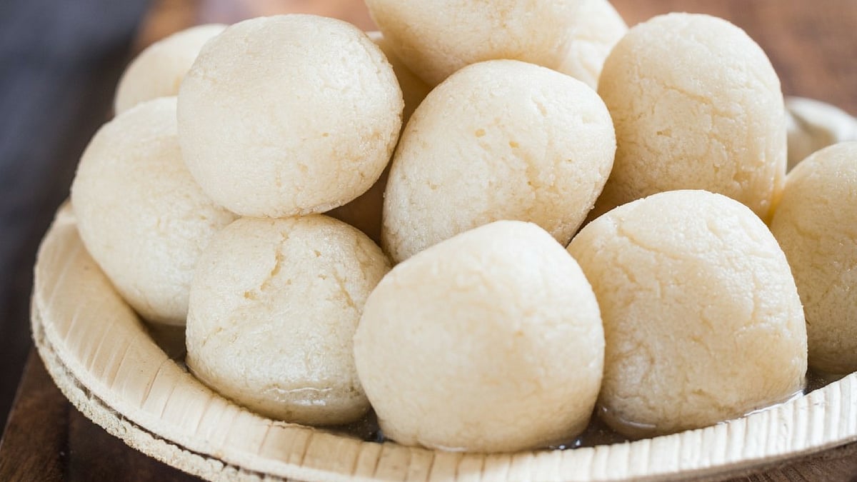  Rasgulla, a Bengali sweet made with chhena.