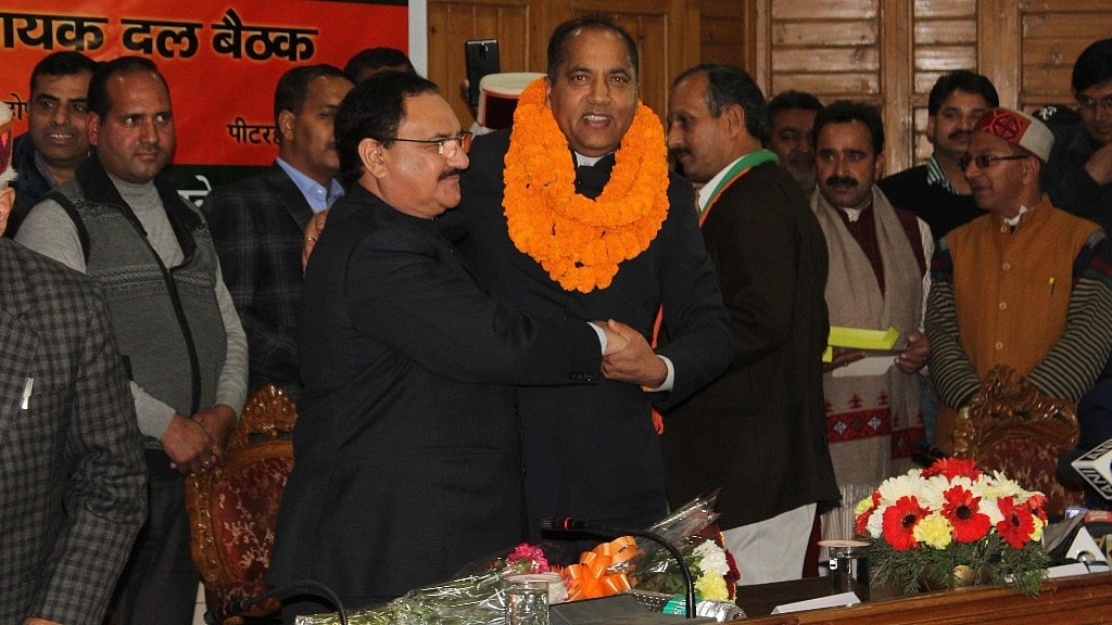 Jairam Thakur being congratulated by JP Nadda.&nbsp;