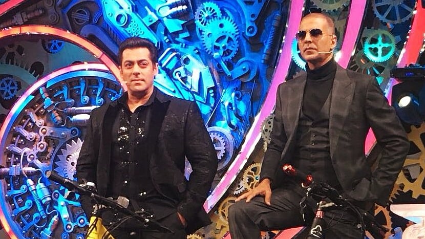 Salman Khan and Akshay Kumar on <i>Bigg Boss 11</i>. 