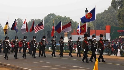 New Delhi: Indian Army Band drawn from 39 Gorkha Training Centre and 1 EME Centre, marching smartly at Rajpath with ASEAN flag and flags of the 10 ASEAN countries during the full dress rehearsal for the Republic Day Parade 2018, in New Delhi Jan 23, 2018. (Photo: IANS/DPRO)