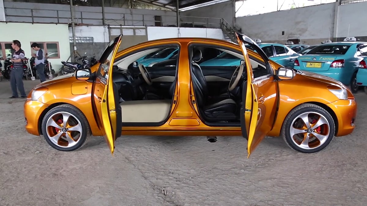 The ‘two-faced’ car in Indonesia