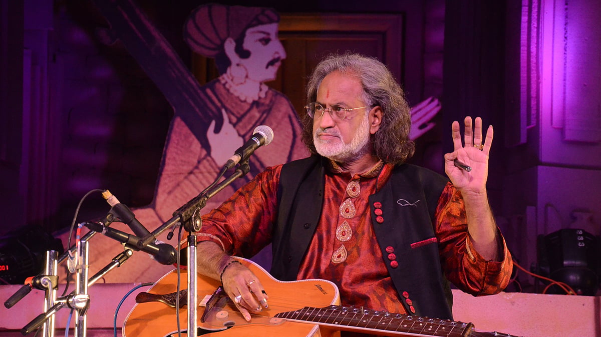 Rashtriya Tansen Samman winner Pandit Vishwa Mohan Bhatt performing at Behat