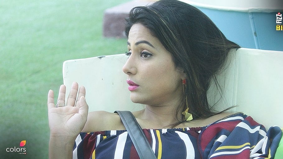 Hina Khan loses her cool at Vikas Gupta. 