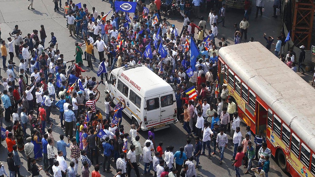 Protesters blocked down roads and forced shops to shut-down in Mumbai on Wednesday, 3 January.