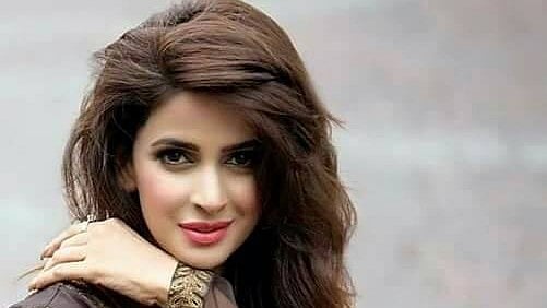 <i>Hindi Medium</i> actor Saba Qamar has had humiliating experiences in airports because she’s a Pakistani national. (Photo courtesy: <a href="https://www.facebook.com/Senseit.SI/photos/p.933432343359039/933432343359039/?type=1&amp;opaqueCursor=AbooNNG1KqR6KJ8azgf2aFjtUzx0CVEIHy04wFt_KlrKiv2W3ma3xlwthQz3OAzCdDkfkG3WXvB5Jxopi5oSue9Ln_fsNM_PQmxvFrGh8MV9FVnEr_4rO-iPEyKfqL2KwLccql6zDMv6balDTRo3uOi_LA3S48WnW7OjDUVTcrF6aLPFNCgu9wDWs61-4Snd_bjHSFaTCErSqqOQp3ZmDhOEBWgsZ0ZcLdrGDuRi1UTeNHTexLQPI6_7aSTp3prXptchJSN2ihGJqaRuHASEH2Gy04fFPZoRA5hVr67ZghXyItfPZfblC2lFDrc8bh_btE9M_NJqCCQznnAOA4W_5e9P4i7uLUIh6I_767rcdNwB201xEZYePQUKZimdm9j1lFiCbnTAG5BdQ7Z4QlfvftYUQRCwjlRIG3_BIP1c_BYloPo9ParcJHYLHmYCEj11BLiVOmkajZ6Yr_fuemvifu2M&amp;theater">Facebook</a>)