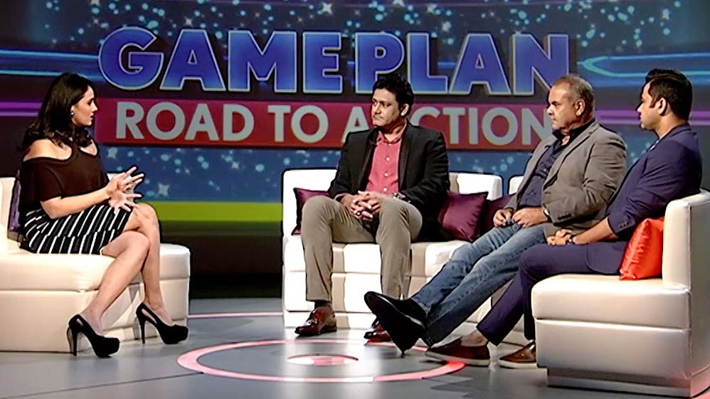 Aakash Chopra, Dave Whatmore and Anil Kumble (right to left) analyse Mumbai Indians. 