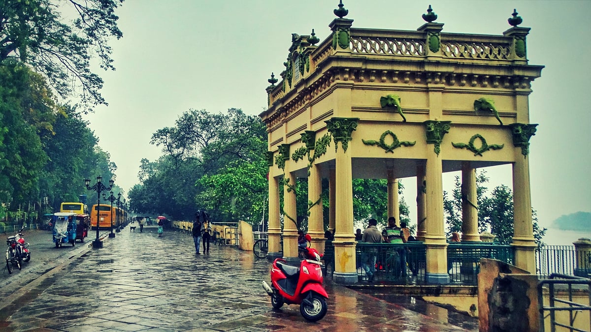 The Strand, built years ago – before the British named it such – is one of the hot spots of Chandannagore.
