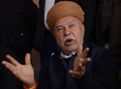 Gurugram: Shri Rajput Karni Sena chief Lokendra Singh Kalvi addresses a press conference ahead of the screening of Sanjay Leela Bhansali