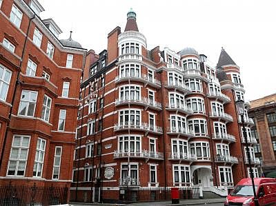 LONDON, Feb. 6, 2016 (Xinhua) -- Photo taken on Feb. 6, 2016 shows the Embassy of Ecuador in London where Julian Assange has been taking refuge. Britain on Friday rejected a UN working group
