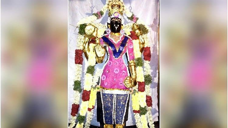 The priest got creative and dressed the goddess in salwar-kameez with dupatta instead of the saree.