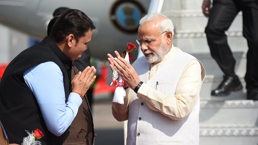 PM Narendra Modi being greeted by Maharashtra CM Devendra Fadnavis. Image used for representational purpose. 
